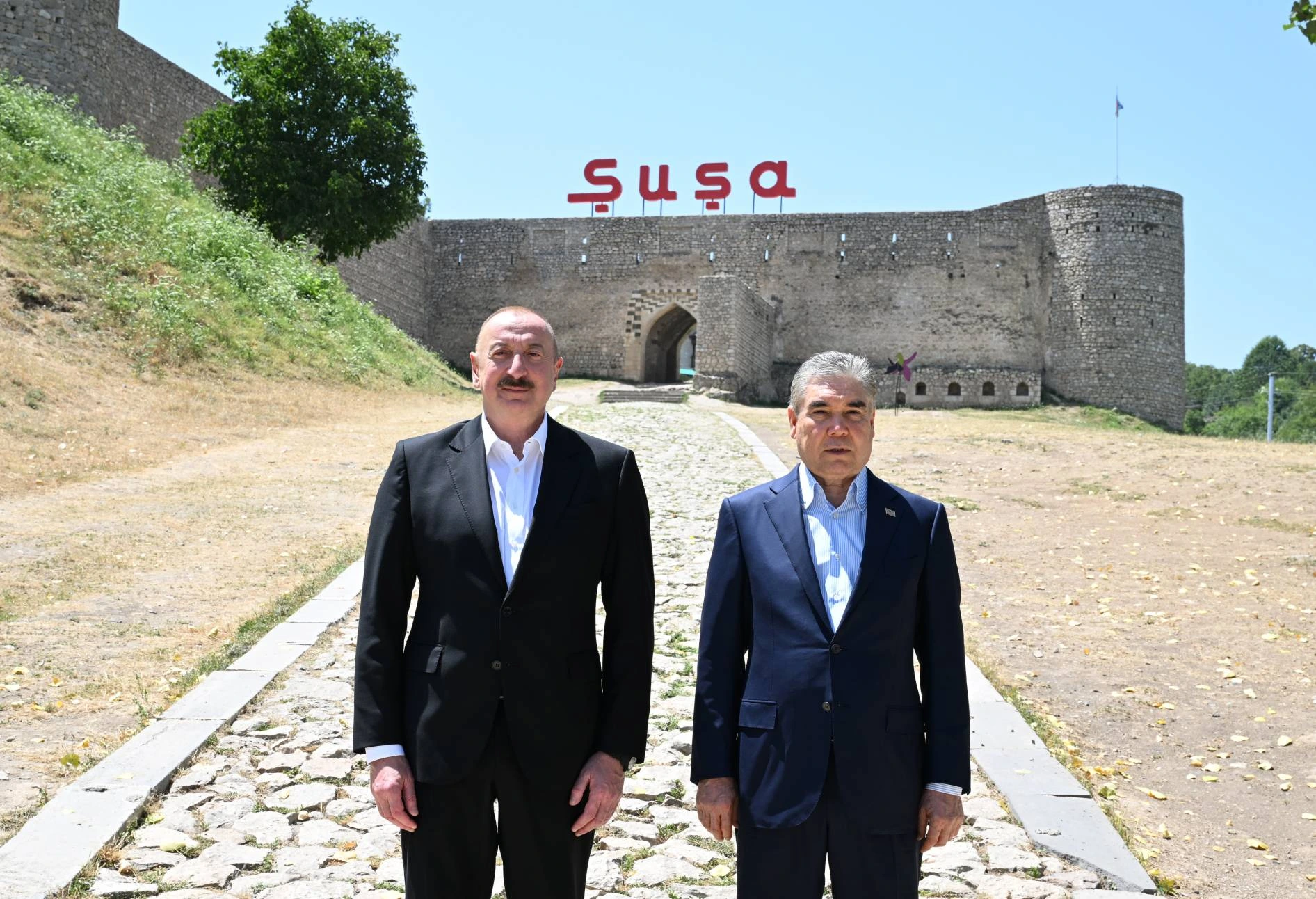 Türkmenistan Milli Lideri Berdimuhammedov, Azerbaycan Cumhurbaşkanı Aliyev ile birlikte Karabağ