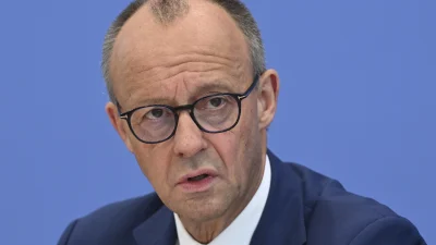 Almanya Başbakanı Friedrich Merz, Avrupa'nın savunma alanında ABD'ye bağımlılığının sona