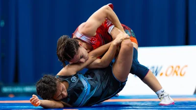 Milli Güreşçilerden Macaristan’da Altın ve Bronz Madalya Milli güreşçiler Evin Demirhan Yavuz ve Osman Göçen, Budapeşte’deki turnuvada