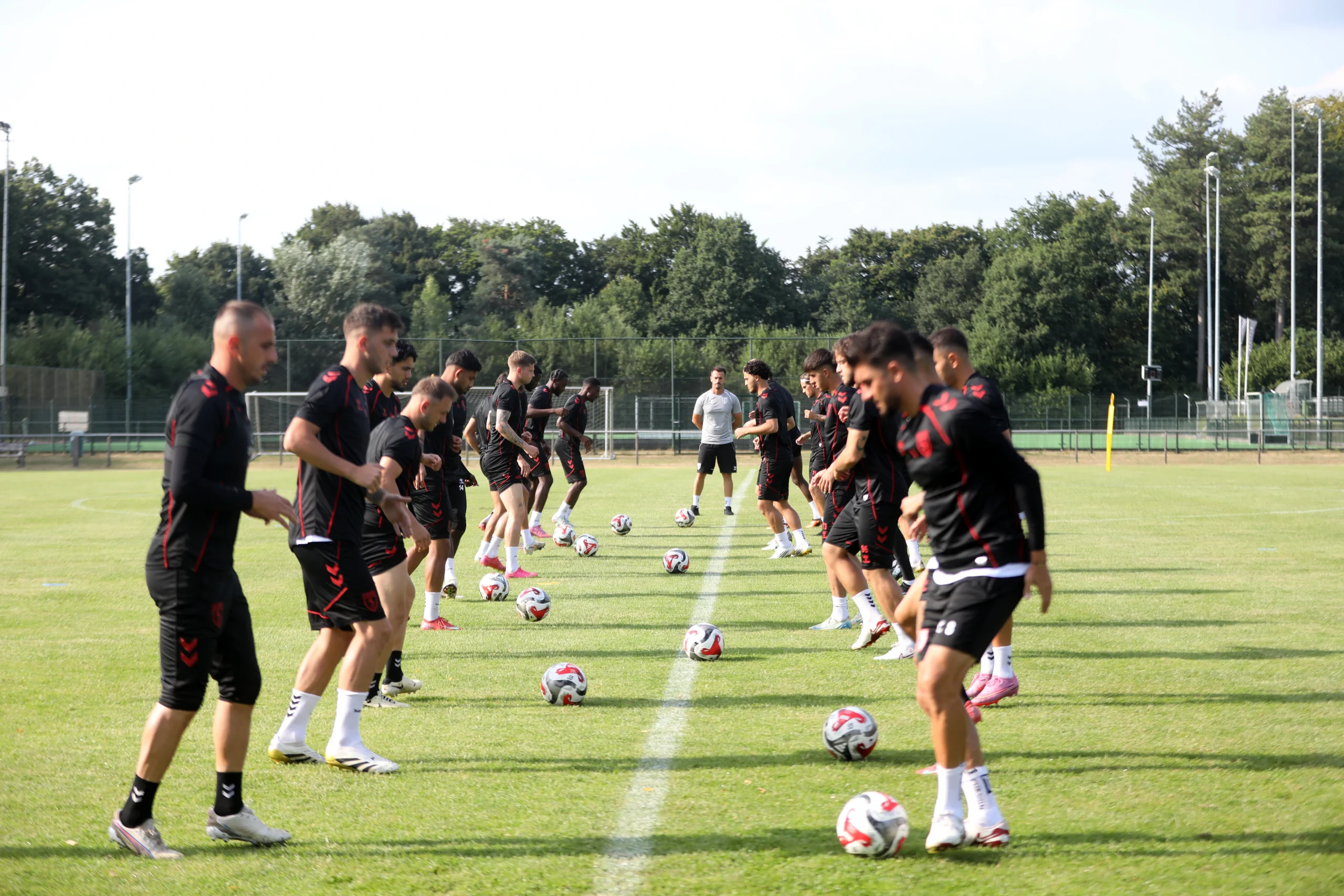 Trendyol Süper Lig ekibi Samsunspor, Hollanda kampında taktik ağırlıklı bir