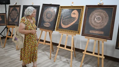 Ankara’da açılan “Toprak ve Bayrak” sergisinde, şehit kabirlerinden alınan topraklarla