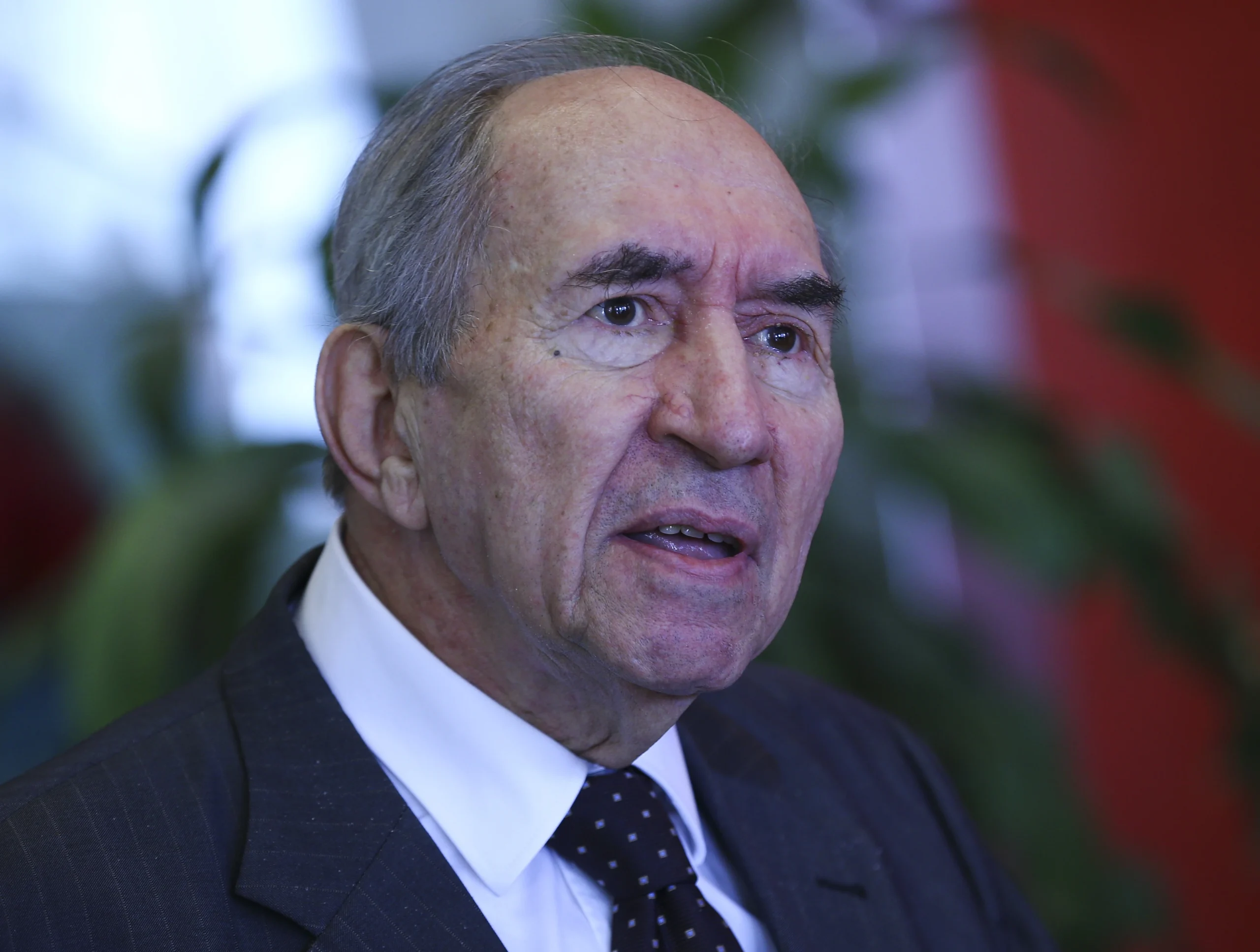 Siyasi kariyeriyle Türk siyasetinde iz bırakan Altan Öymen, tedavi gördüğü