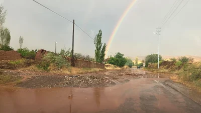 Sungurlu’da etkili olan sağanak yağış, derelerde taşkına neden olurken ulaşımda