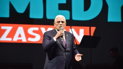 İYİ Parti lideri Müsavat Dervişoğlu, Afyonkarahisar’ın Çay ilçesindeki Vişne ve