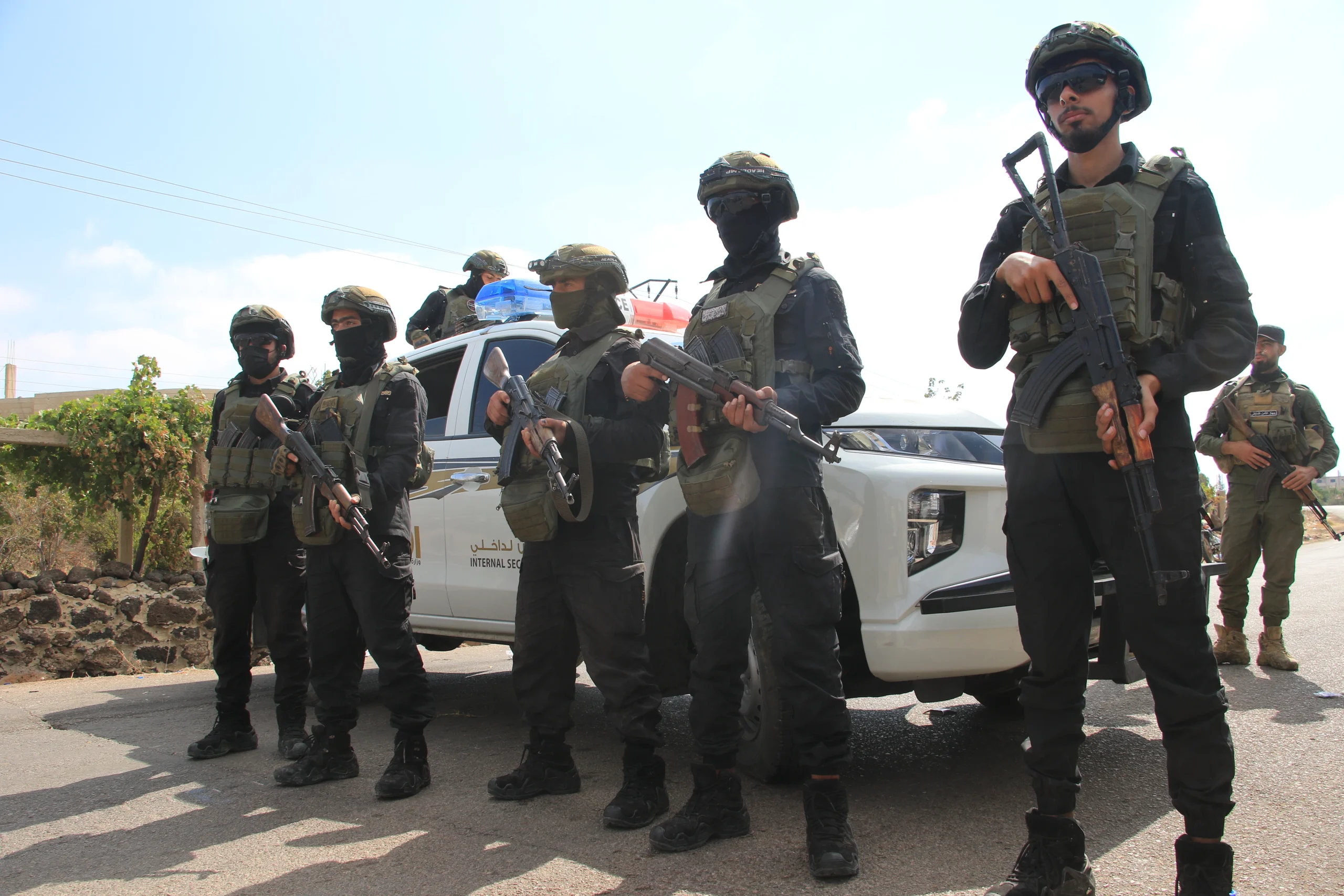 Süveyda’daki çatışmaların durmasıyla birlikte aşiret güçleri çekiliyor, bölge kontrolü polis