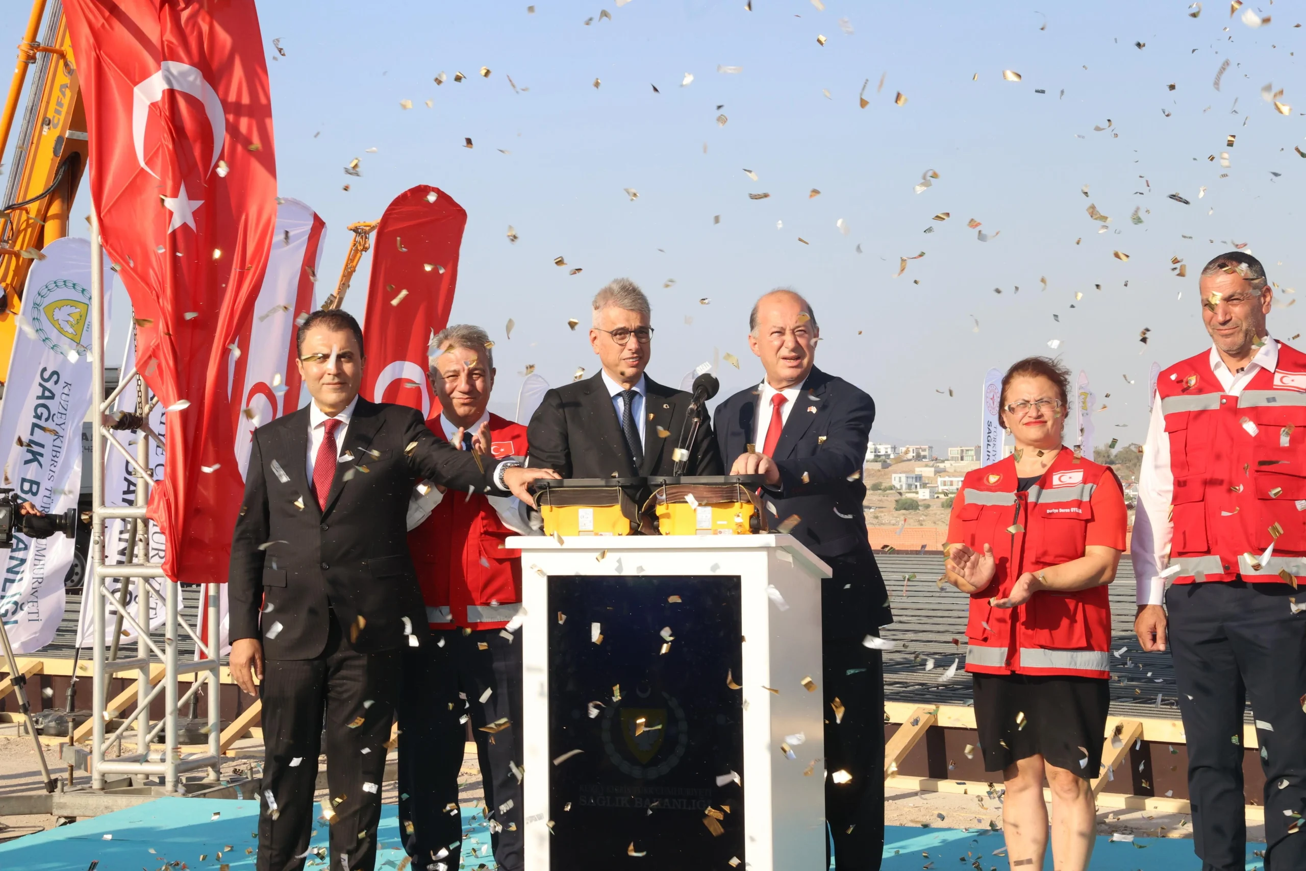 Sağlık Bakanı Memişoğlu, temeli atılan Yeni Lefkoşa Devlet Hastanesinin bölgedeki