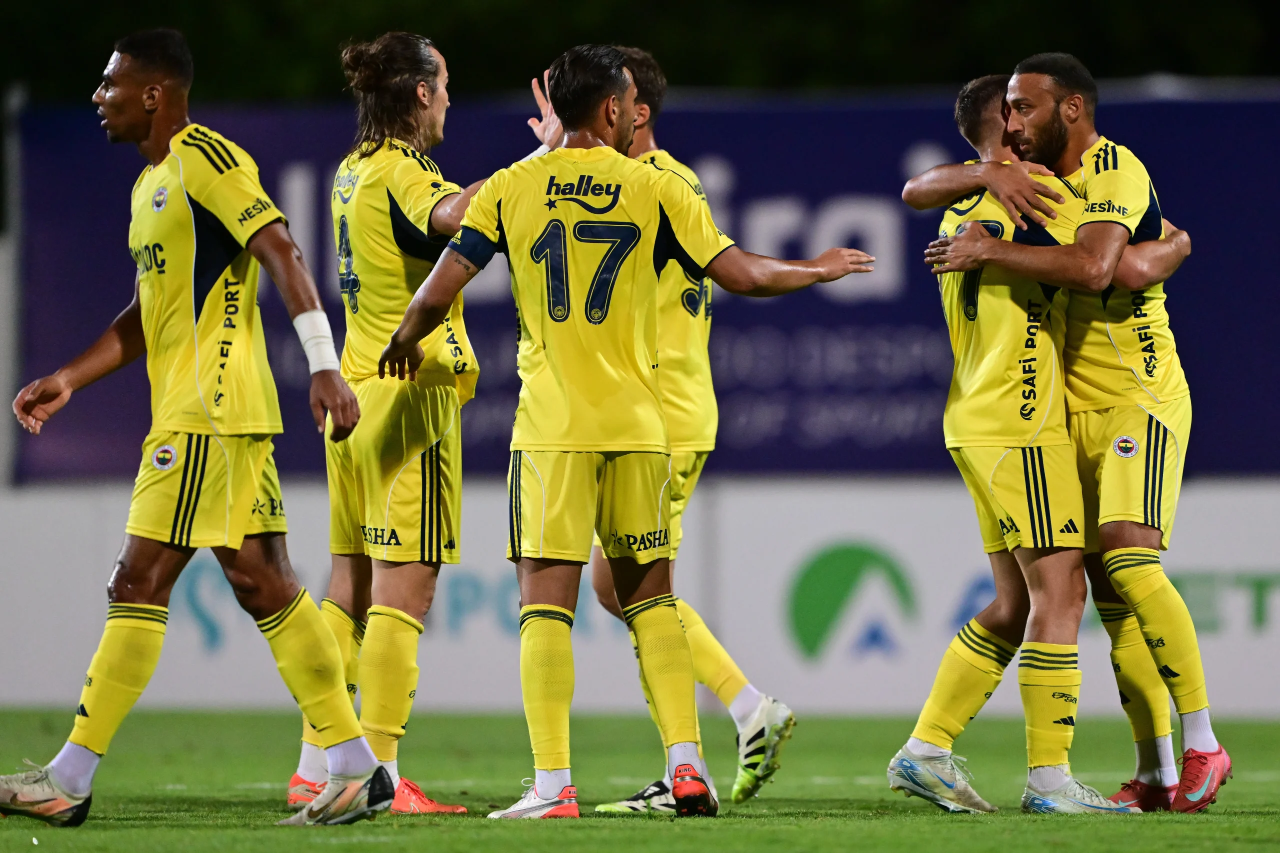 Fenerbahçe, Portekiz’de sürdürdüğü sezon öncesi hazırlıklarında Uniao de Leiria’yı 2-0