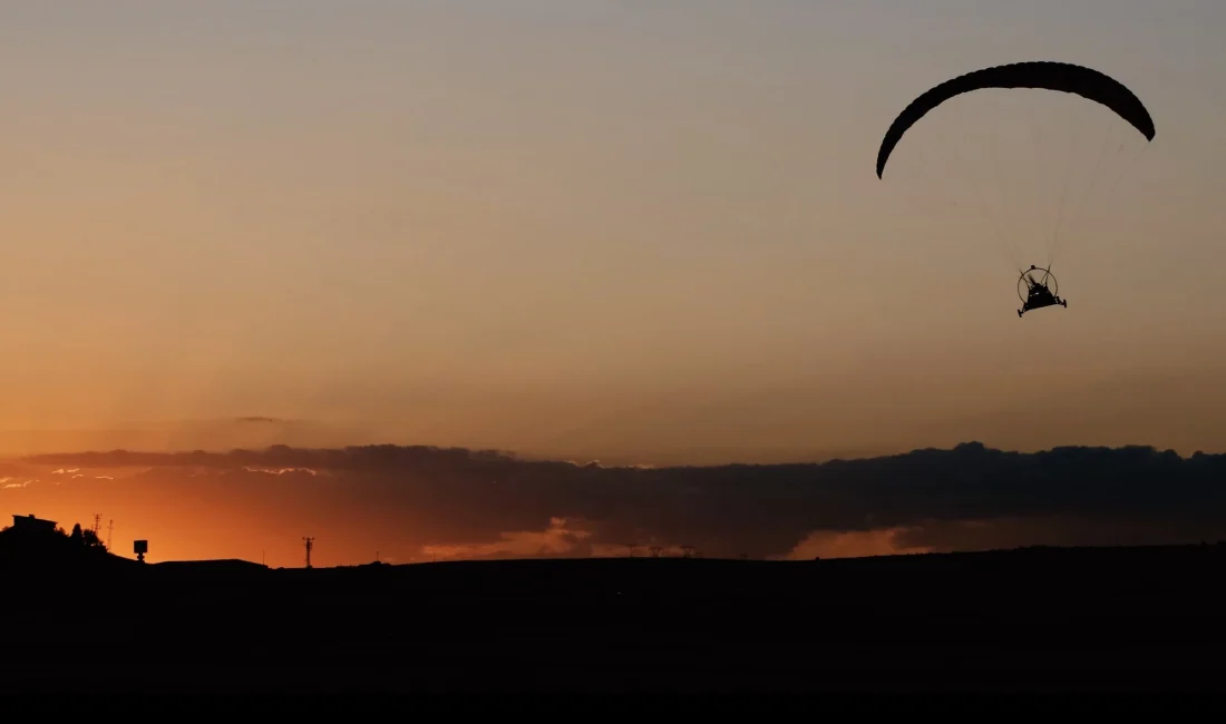 JUNNO Paramotor İHA, IDEF 2025’te Sahneye Çıkıyor Dünyanın ilk insansız paramotoru JUNNO, düşük maliyetli ve modüler yapısıyla