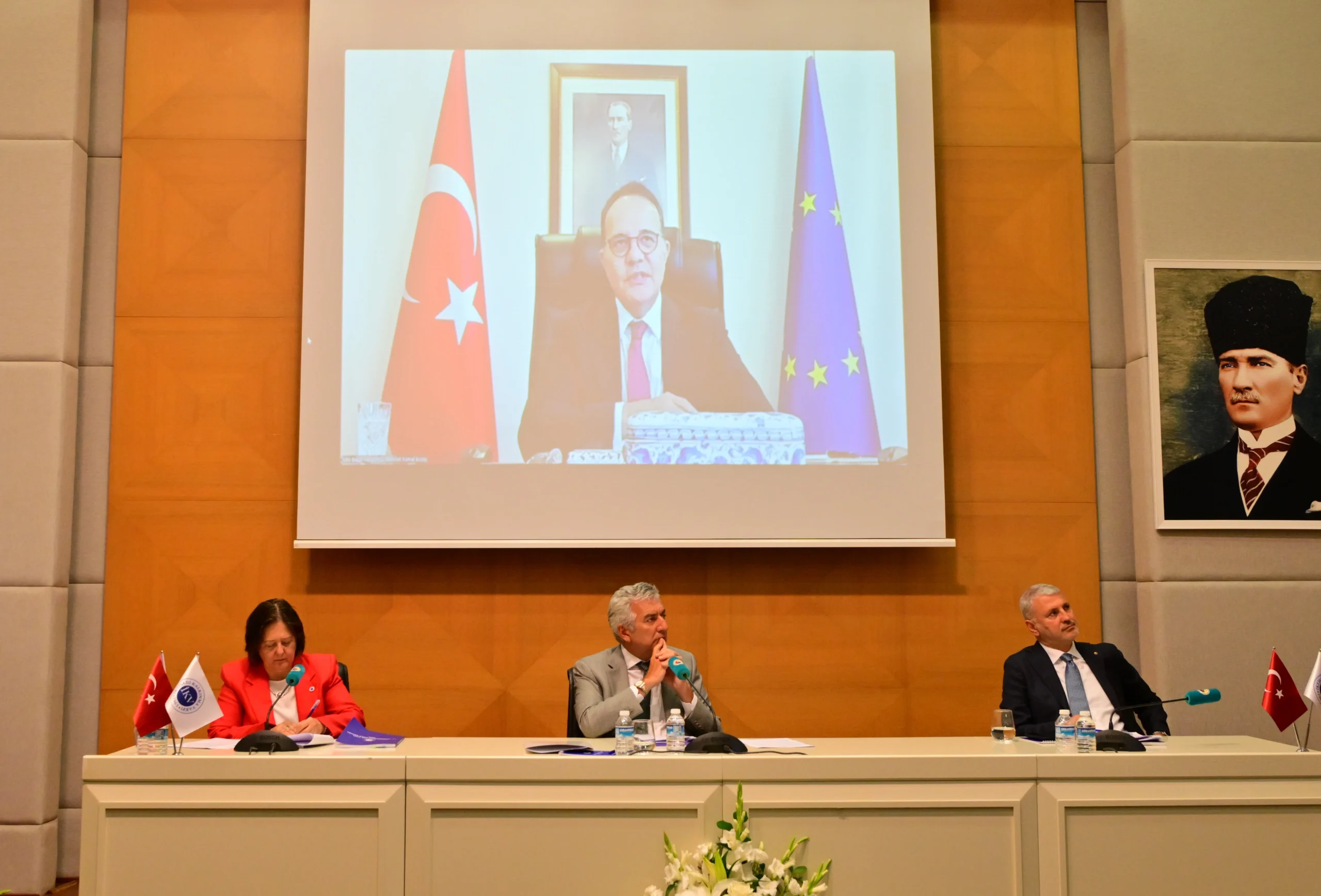 İktisadi Kalkınma Vakfı Genel Kurulu'nda iş dünyası temsilcileri, vize uygulamalarının