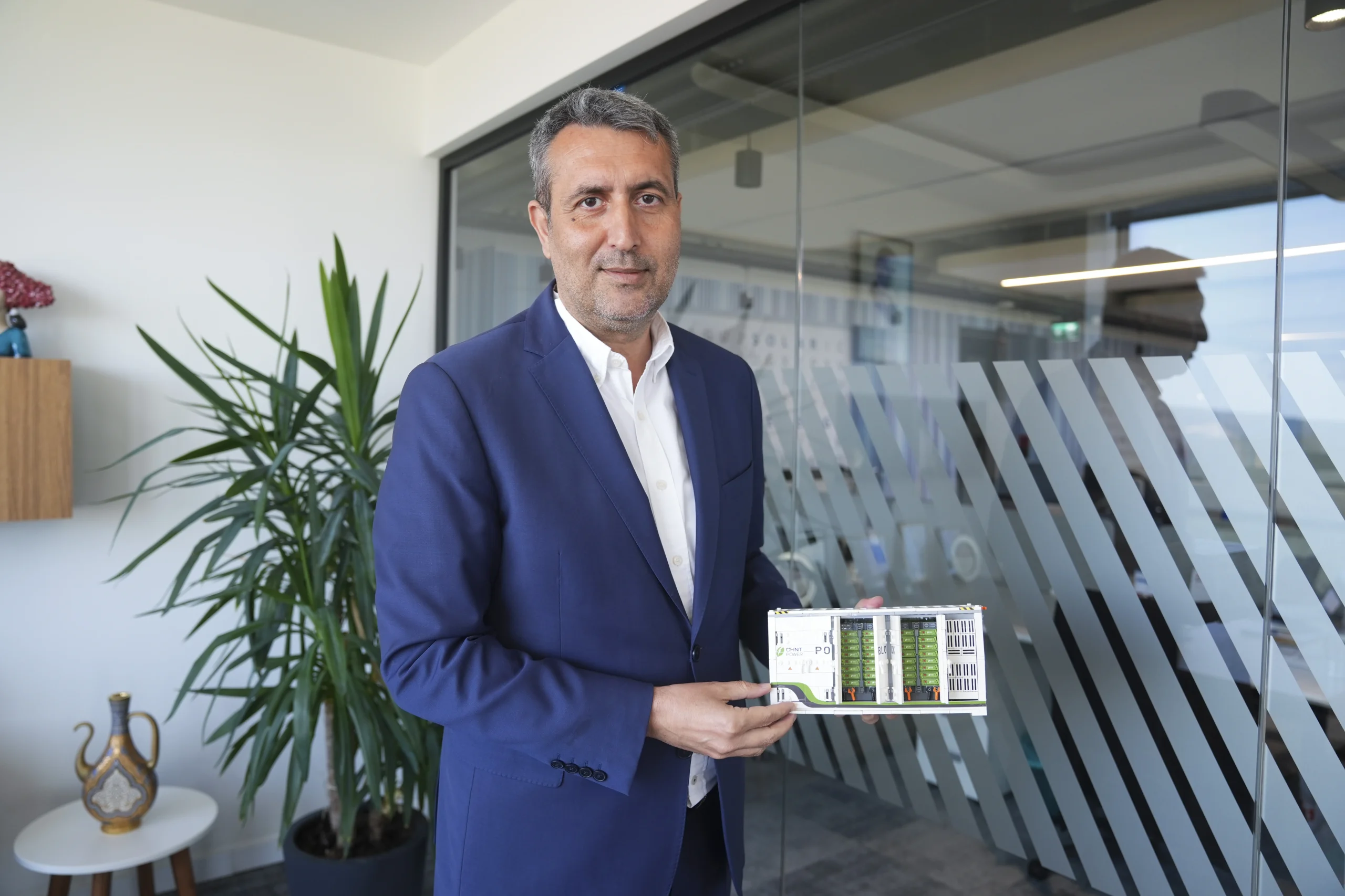 Çin merkezli teknoloji devi Astronergy, Balıkesir’de 2028'e kadar iki fazda