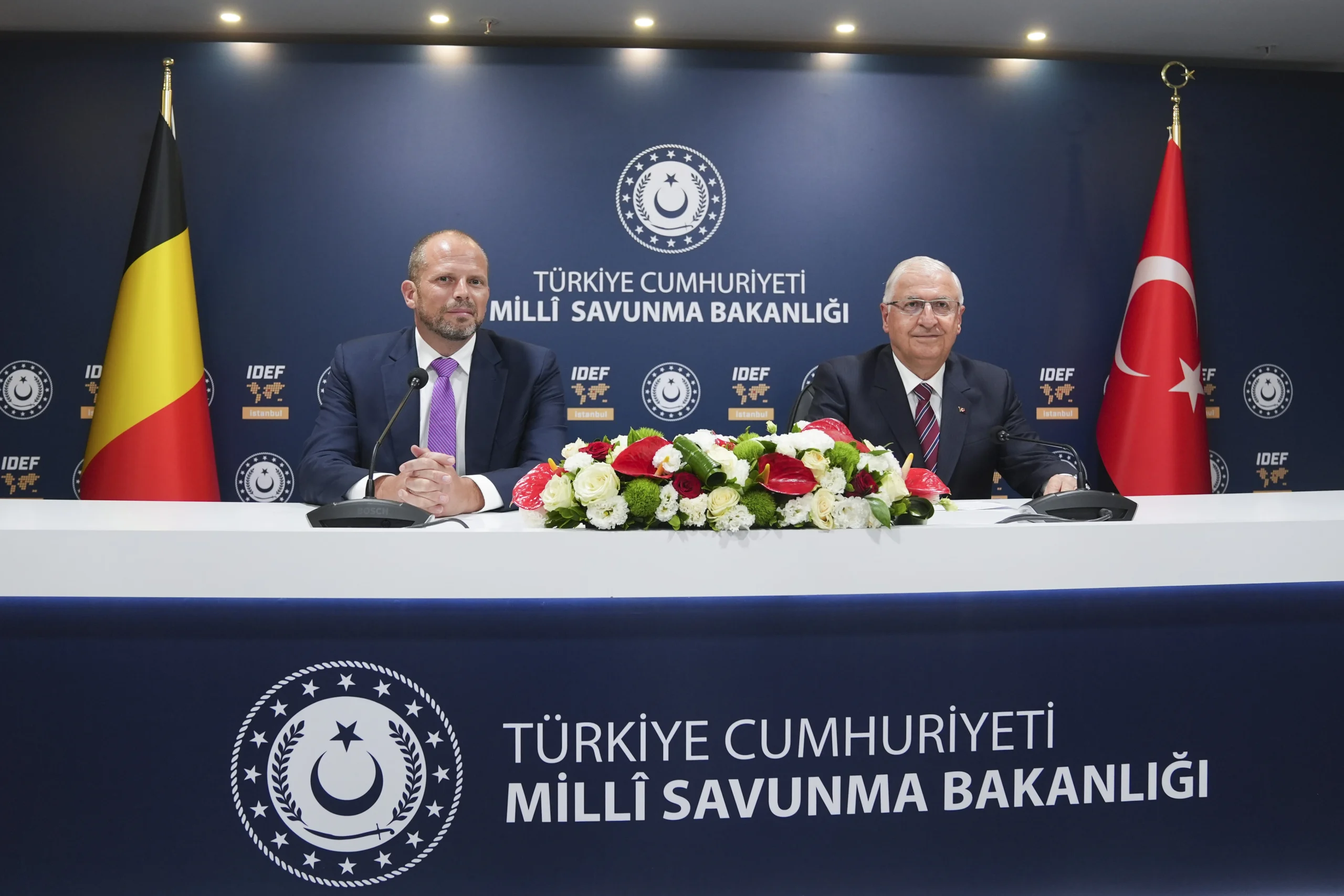 Milli Savunma Bakanı Yaşar Güler, Belçika Savunma Bakanı Francken ile