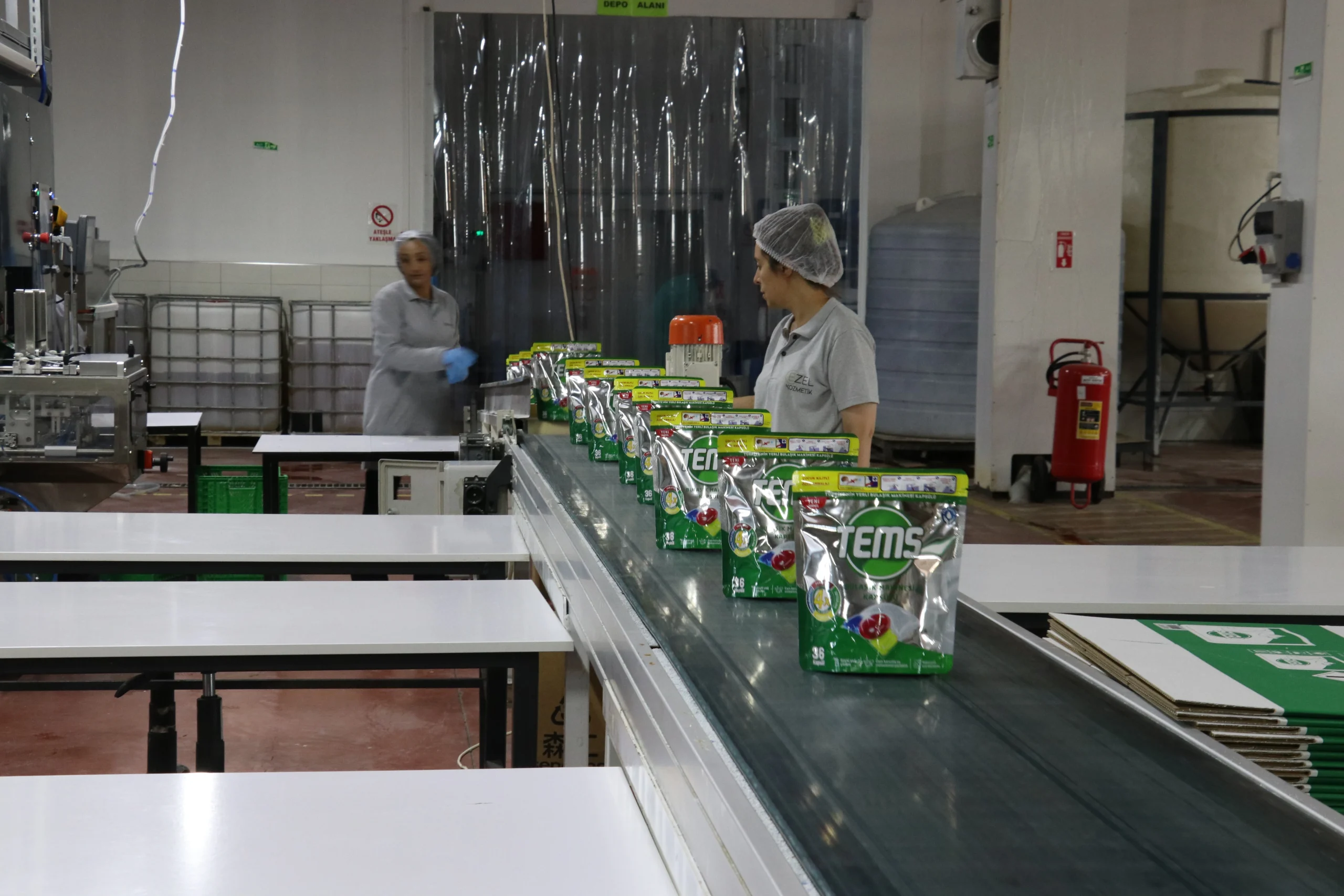 Sivas Organize Sanayi Bölgesi’nde üretilen yerli bulaşık makinesi kapsülleri, ABD