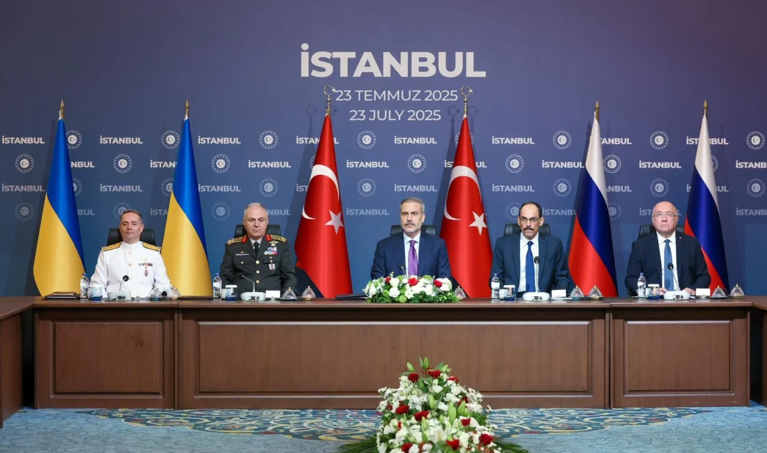Dışişleri Bakanı Hakan Fidan, İstanbul’daki Türkiye-Rusya-Ukrayna üçlü toplantısında, çatışmaların sonlandırılması