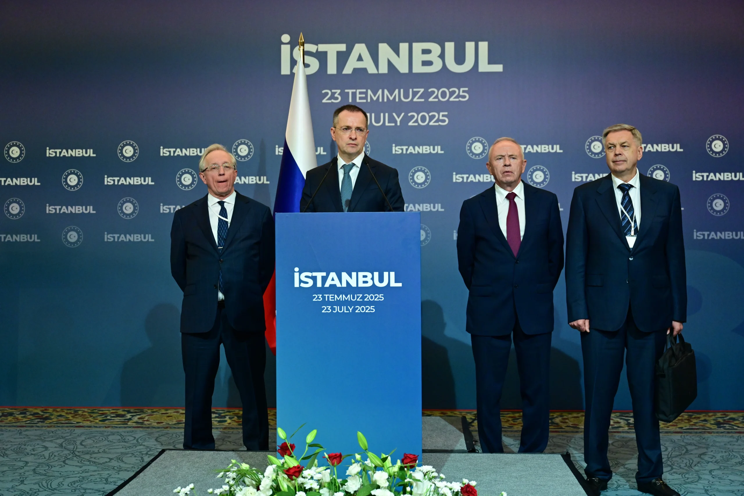  İstanbul’daki üçlü barış görüşmelerinde, savaş esirlerinin takası ve insani