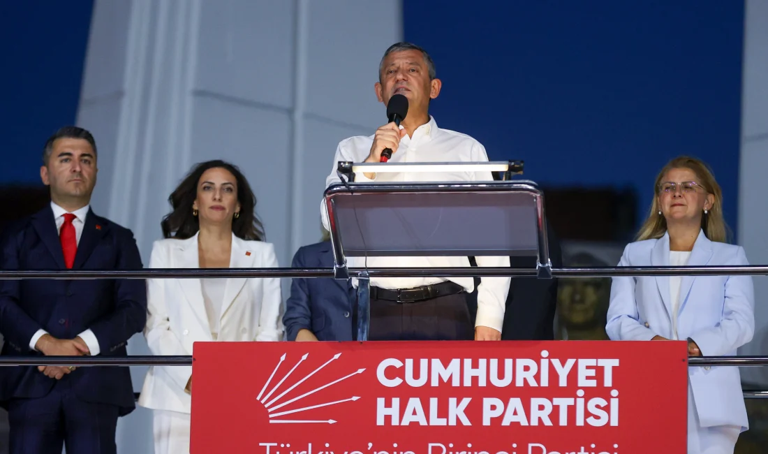 Özgür Özel: “Orman Yangınlarında Can Kaybının Artık İzahı Yok” CHP Genel Başkanı Özgür Özel, Bakırköy'deki mitingde konuştu: “Orman yangınlarında