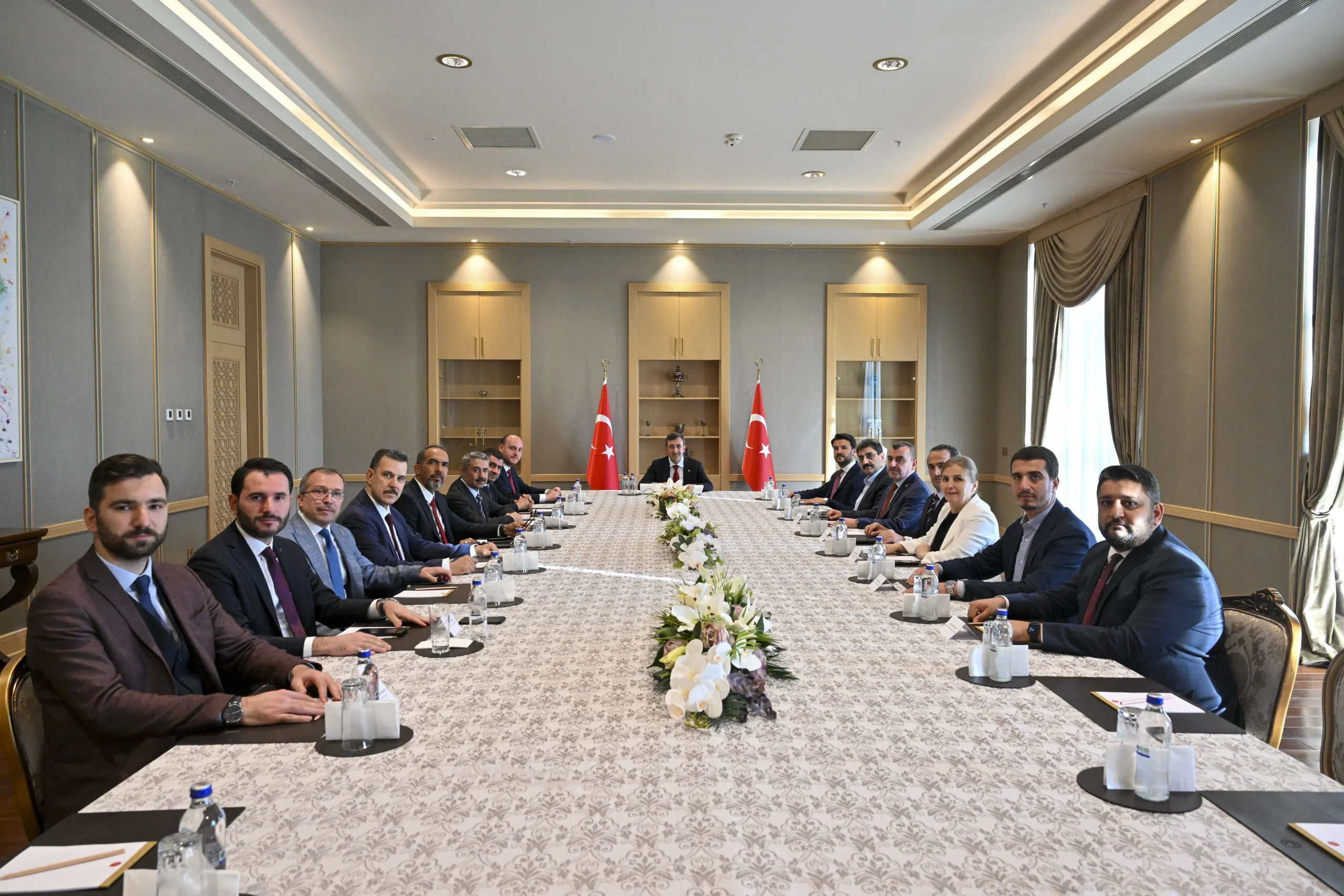  Cumhurbaşkanı Yardımcısı Cevdet Yılmaz, AK Parti Genel Başkan Yardımcısı