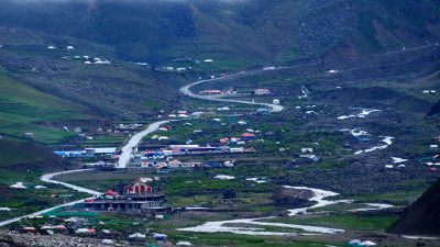 Pakistan’da muson yağışları felakete dönüştü. Sel ve heyelanlar nedeniyle aralarında