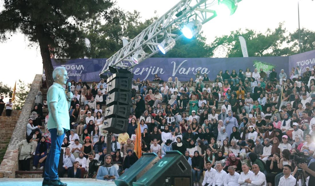 Ulaştırma ve Altyapı Bakanı Abdulkadir Uraloğlu, Edirne’de gençlerle bir araya