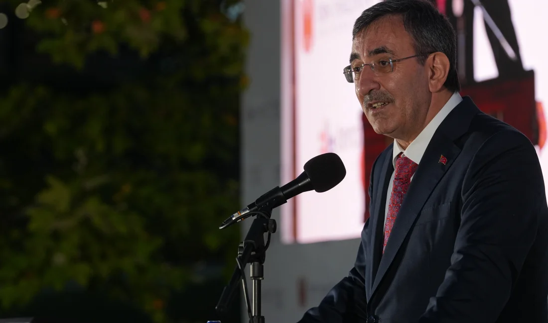 Yılmaz: Yeni Ticaret Ortamına Hazırlıklı Olmak İçin Çalışıyoruz Cumhurbaşkanı Yardımcısı Cevdet Yılmaz, küresel ticarette oluşacak yeni dengelere karşı