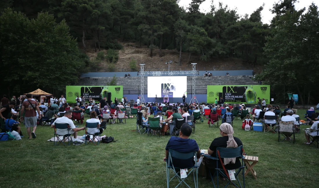 Çalı Köy Filmleri Festivali 9. Kez Sinemaseverlerle Buluştu Bursa’nın Çalı Mahallesi’nde düzenlenen 9. Çalı Köy Filmleri Festivali, film
