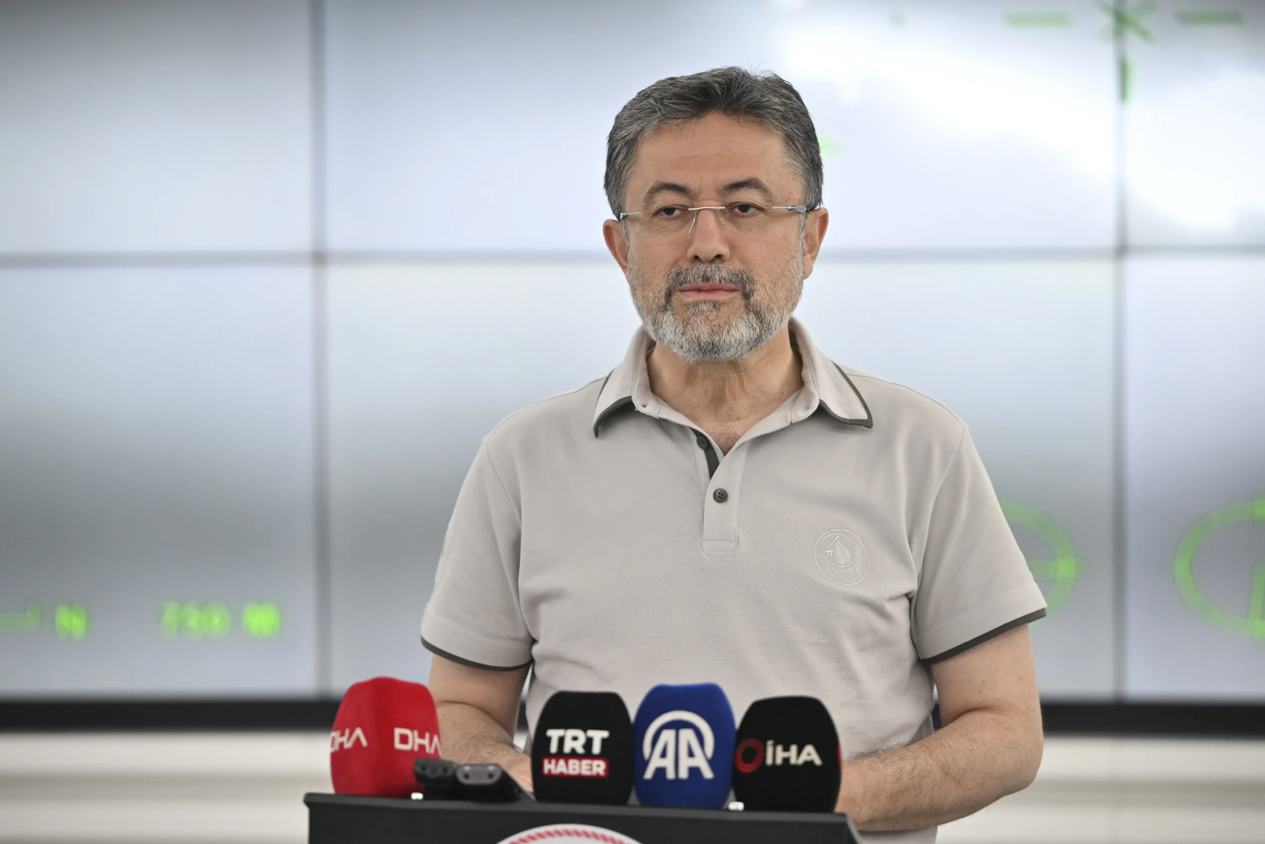 Tarım ve Orman Bakanı Yumaklı, yangınların büyük bölümünün kontrol altına