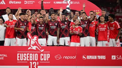 Fenerbahçe, Portekiz kampındaki son hazırlık maçında Benfica'ya 3-2 mağlup olarak