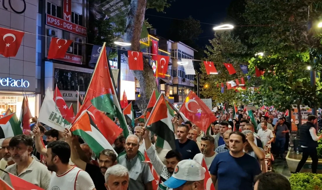 Kocaeli’de Filistin’e Destek Yürüyüşü: “Gazze Yalnız Değil” Kocaeli’de sivil toplum kuruluşları ve vatandaşlar, Gazze’ye yönelik saldırılara karşı