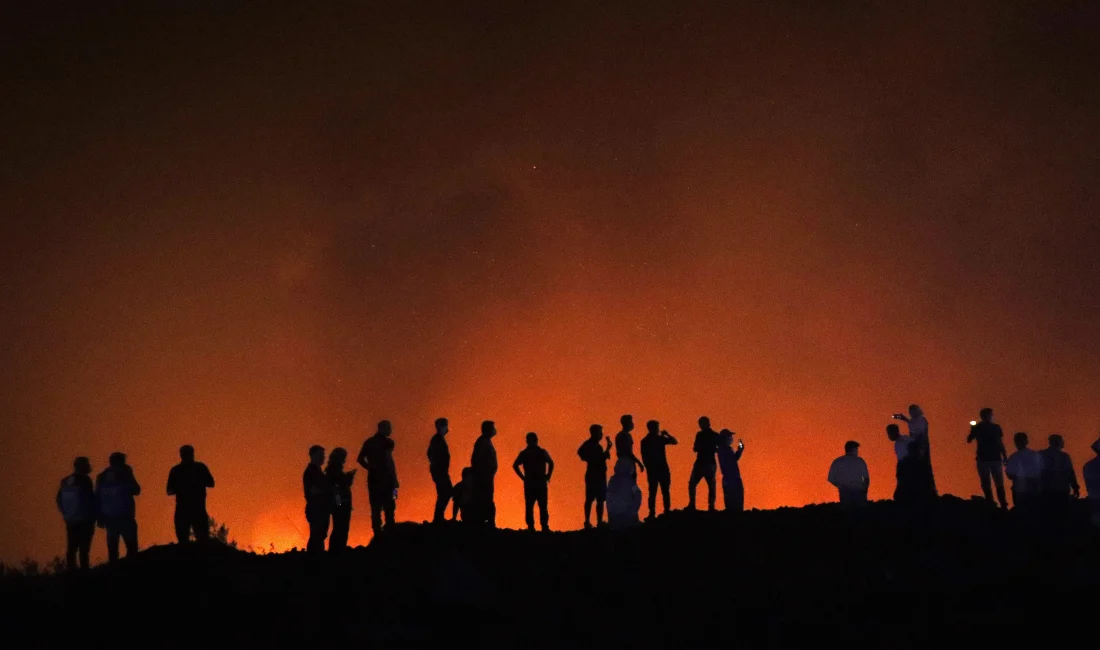 Bursa'da dün çıkan orman yangını rüzgarın etkisiyle büyüdü; alevlerin yaklaştığı
