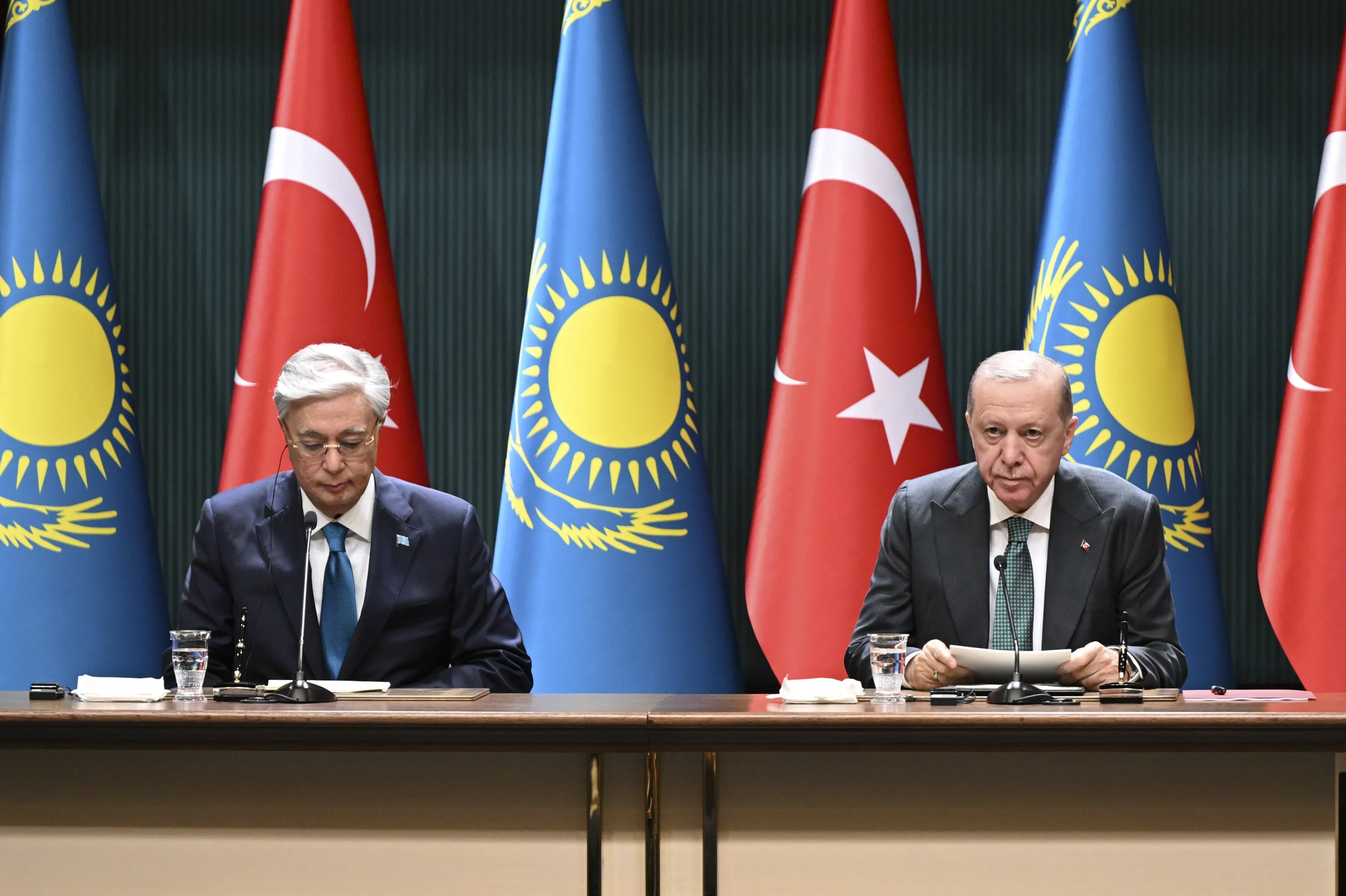 Cumhurbaşkanı Erdoğan, Kazakistan Cumhurbaşkanı Tokayev ile düzenlediği ortak basın toplantısında