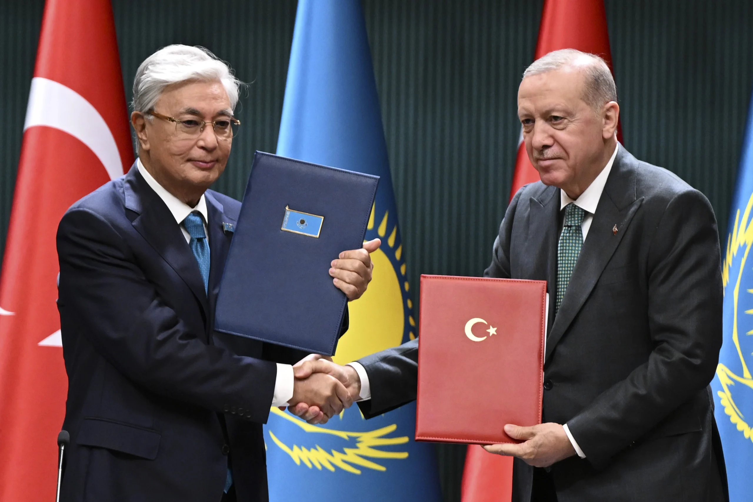 Cumhurbaşkanları Erdoğan ve Tokayev'in himayesinde, Türkiye ile Kazakistan arasında çok