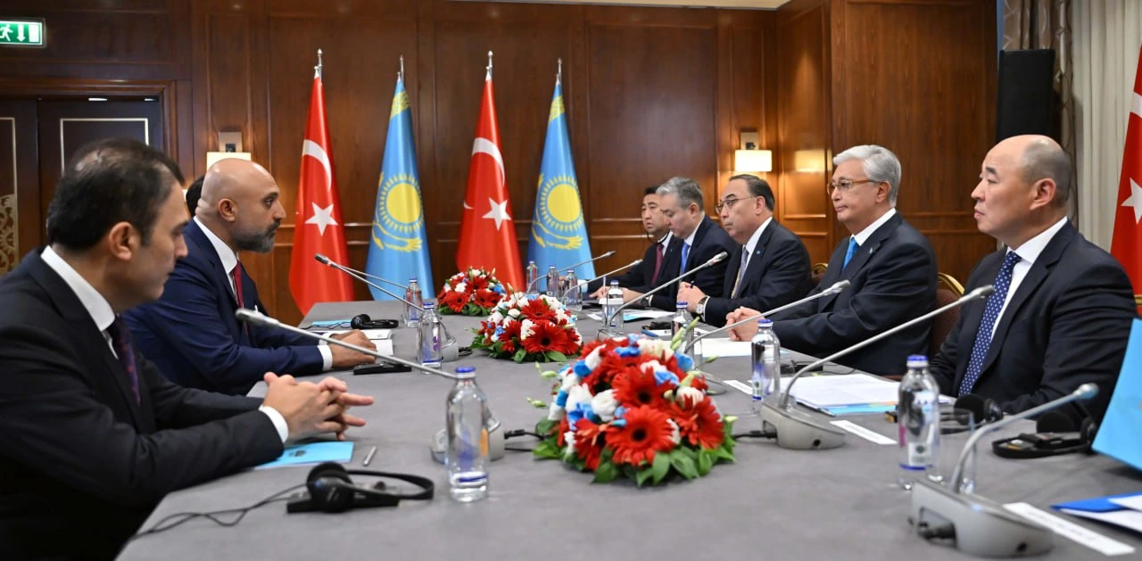 Cumhurbaşkanı Tokayev’in Ankara temaslarında Türk yatırımcılarla 490 milyon doları aşan