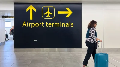 İngiltere hava trafik kontrol merkezinde yaşanan teknik arıza, ülkedeki dış