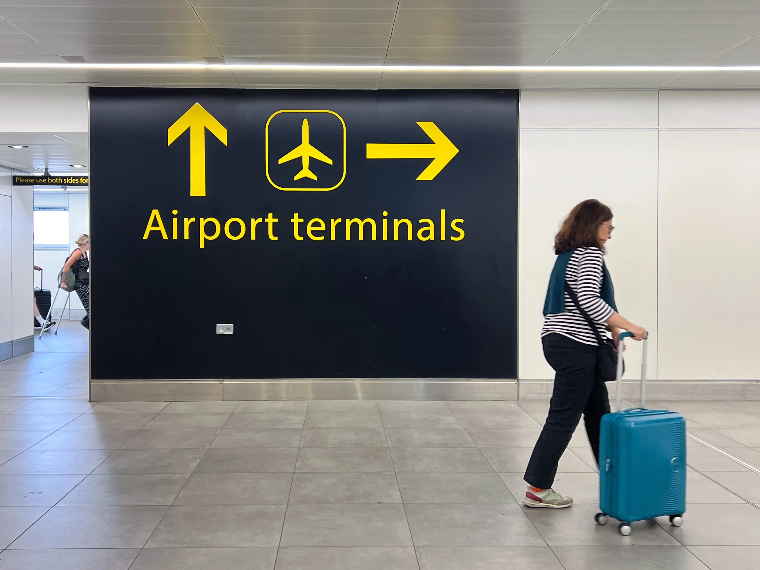 İngiltere hava trafik kontrol merkezinde yaşanan teknik arıza, ülkedeki dış