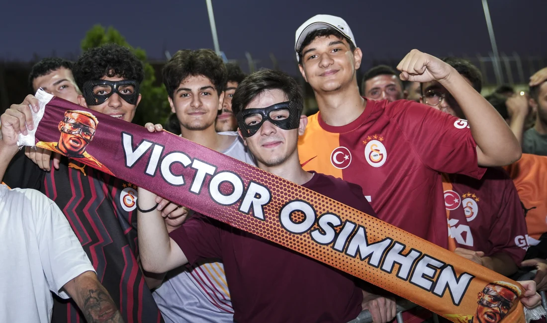 Geçen sezon Süper Lig'de fırtına gibi esen Victor Osimhen, Galatasaray’a
