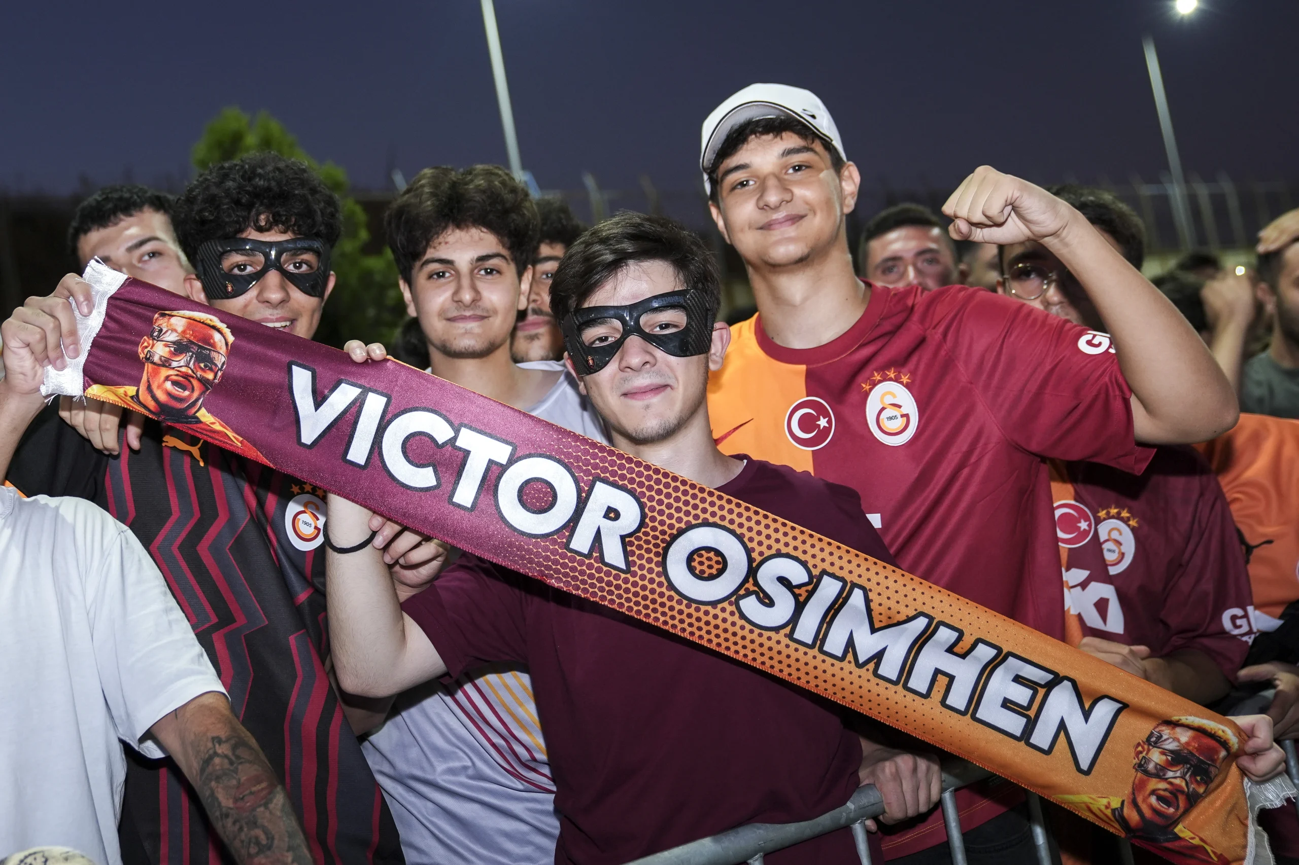 Geçen sezon Süper Lig'de fırtına gibi esen Victor Osimhen, Galatasaray’a
