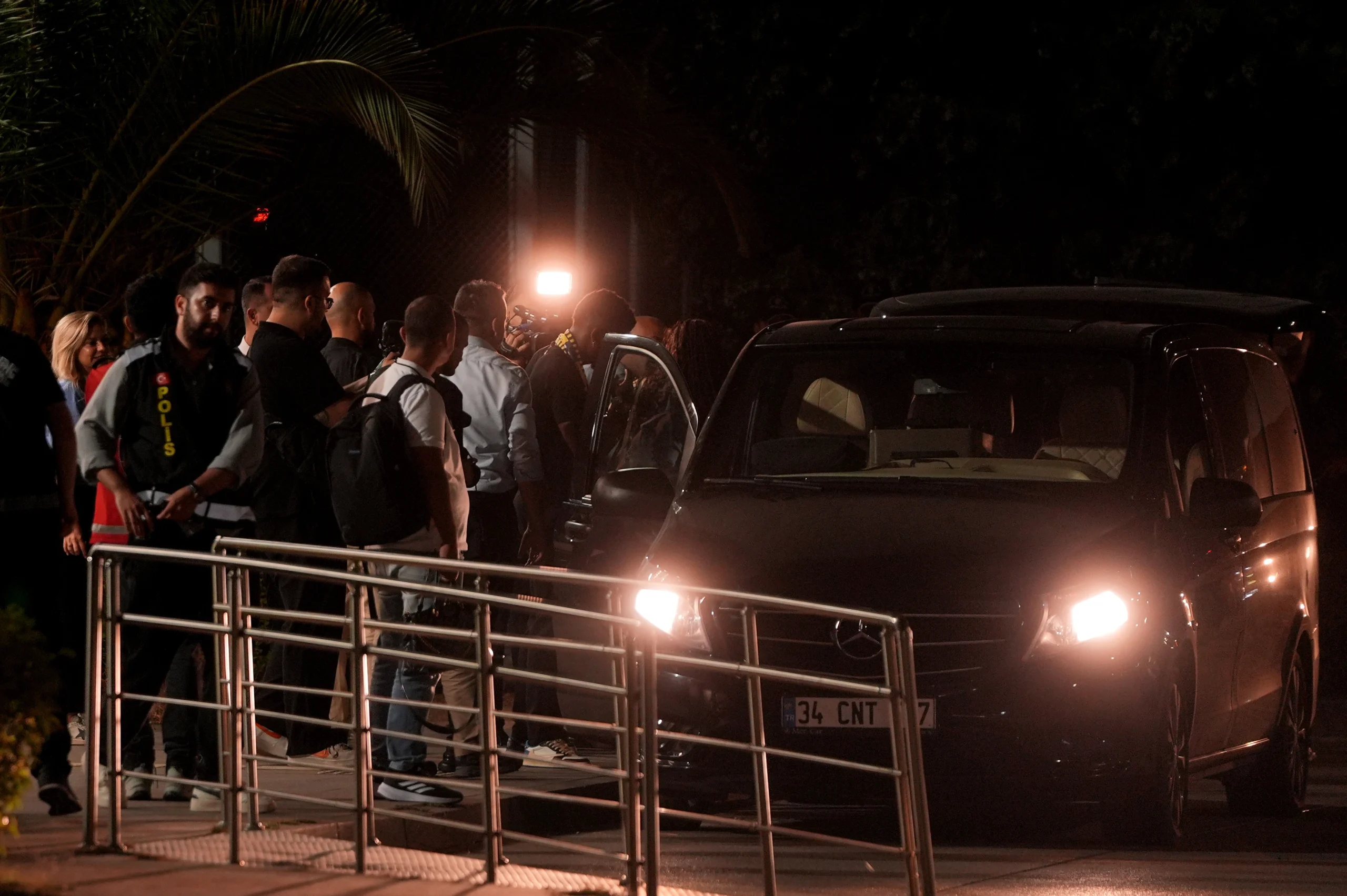 Fenerbahçe’nin transfer listesinde yer alan Portekizli savunmacı Nelson Semedo, İstanbul’a