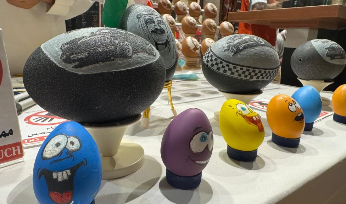 Kuveytli Sanatçı Asad, Yumurtalara Sanatla Hayat Veriyor Dünyanın sayılı yumurta süsleme sanatçılarından Kuveytli Sabah N. Asad, eserlerini