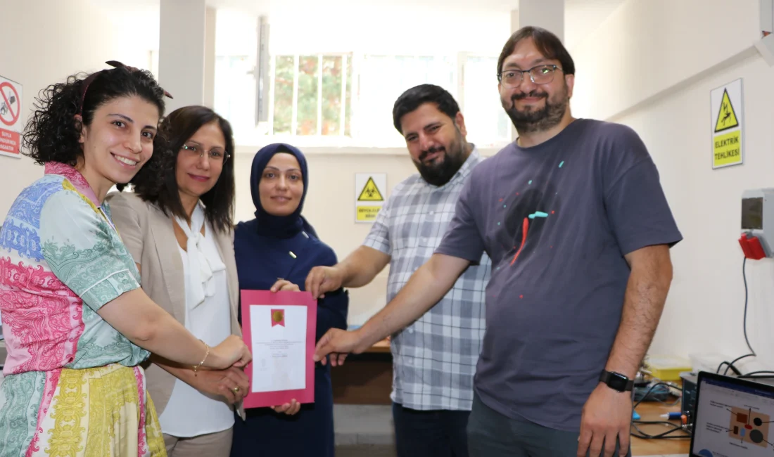 Yoğun bakımda oksijen tedavisi gören hastaların uyumamasını sağlayacak "uyarıcı maske