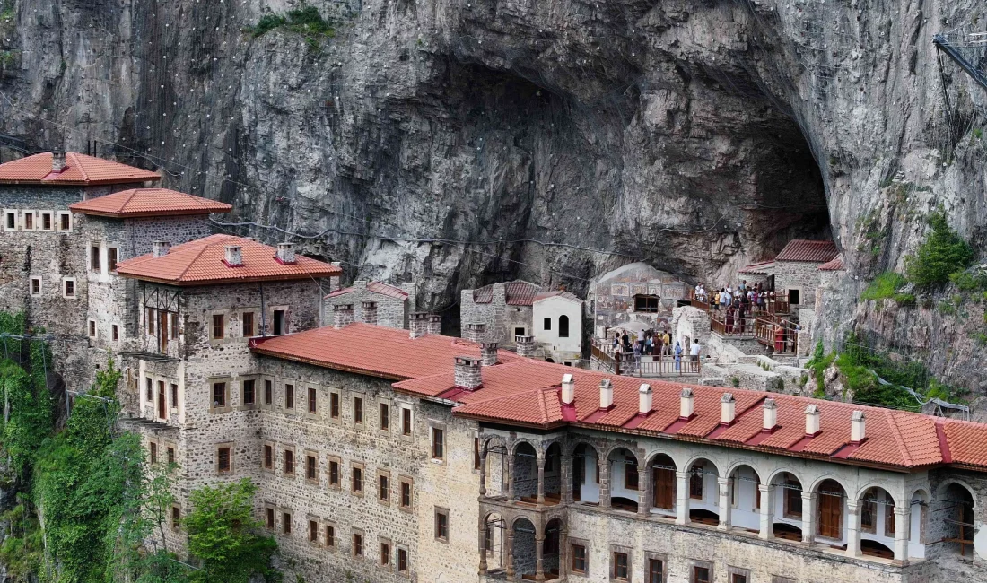 Karadeniz’in gözde turizm duraklarından Sümela Manastırı, 2024’ün ilk yarısında 151