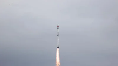 Çin, Şıyan-28B Gözlem Uydusunu Uzaya Fırlattı Çin, deneysel gözlem uydusu Şıyan-28B’yi başarıyla uzaya göndererek uzay