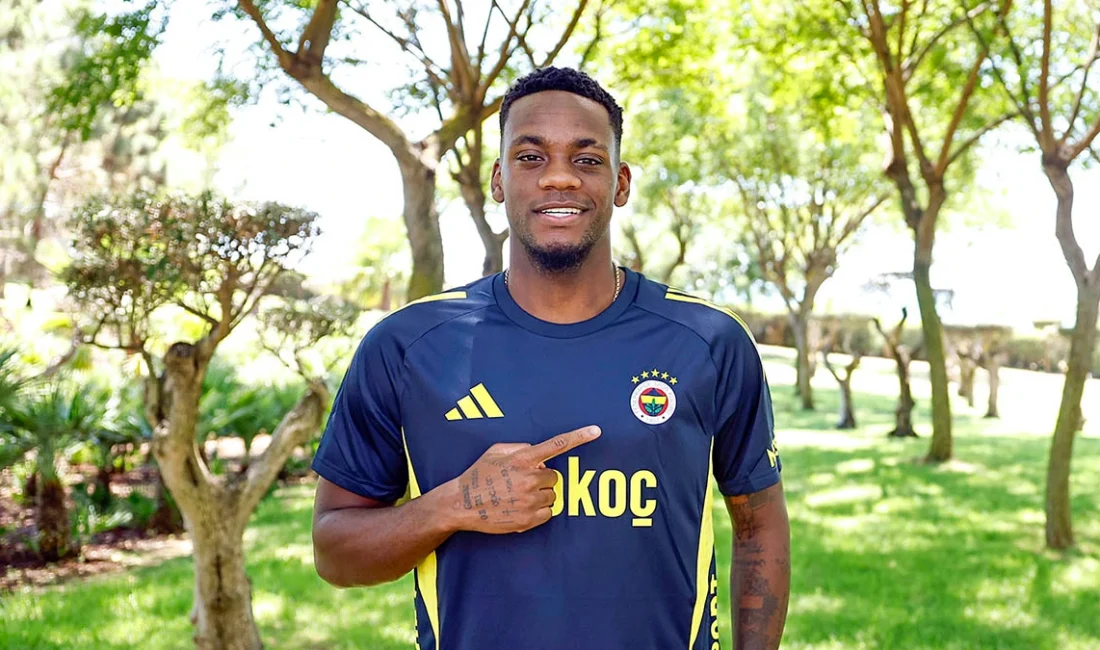 Fenerbahçe'nin yeni golcüsü Jhon Duran, gösterilen sevgiye sahada karşılık vermek