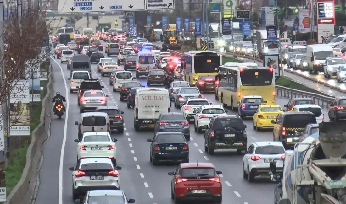 Türkiye genelinde devam eden yol yapım ve bakım çalışmaları sürücülere