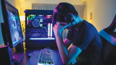 Gerçek Hayattan Kaçış: Oyunların Bağımlılığa Giden Yolu Gerçeklikten uzaklaşma aracı haline gelen dijital oyunlar, bireyleri yapay