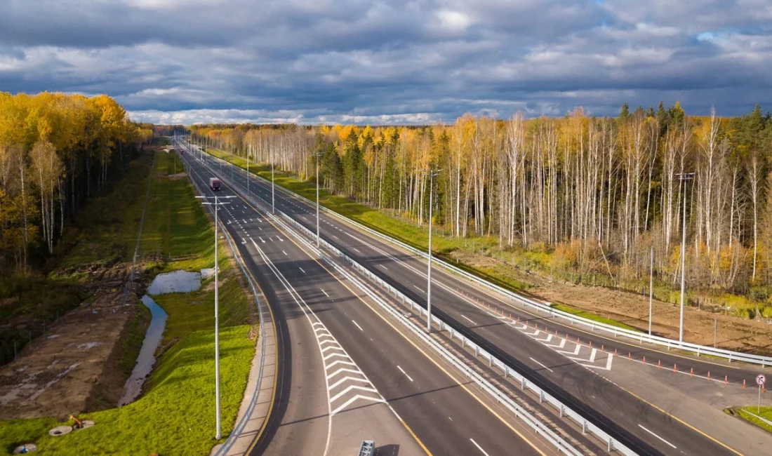 Yol yapım, bakım ve onarım çalışmaları birçok bölgede devam ederken,