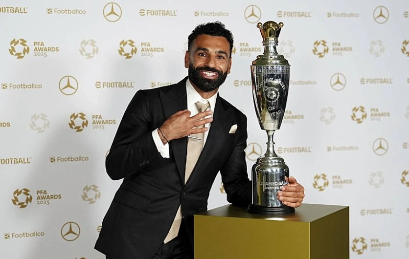 Liverpool’un Mısırlı yıldızı Muhammed Salah, PFA tarafından verilen Premier Lig’de