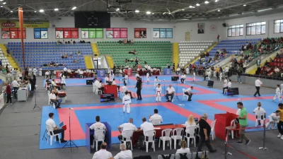 Karate sporunun bölgesel buluşması Rize'de gerçekleşiyor. 1000 sporcunun yer aldığı