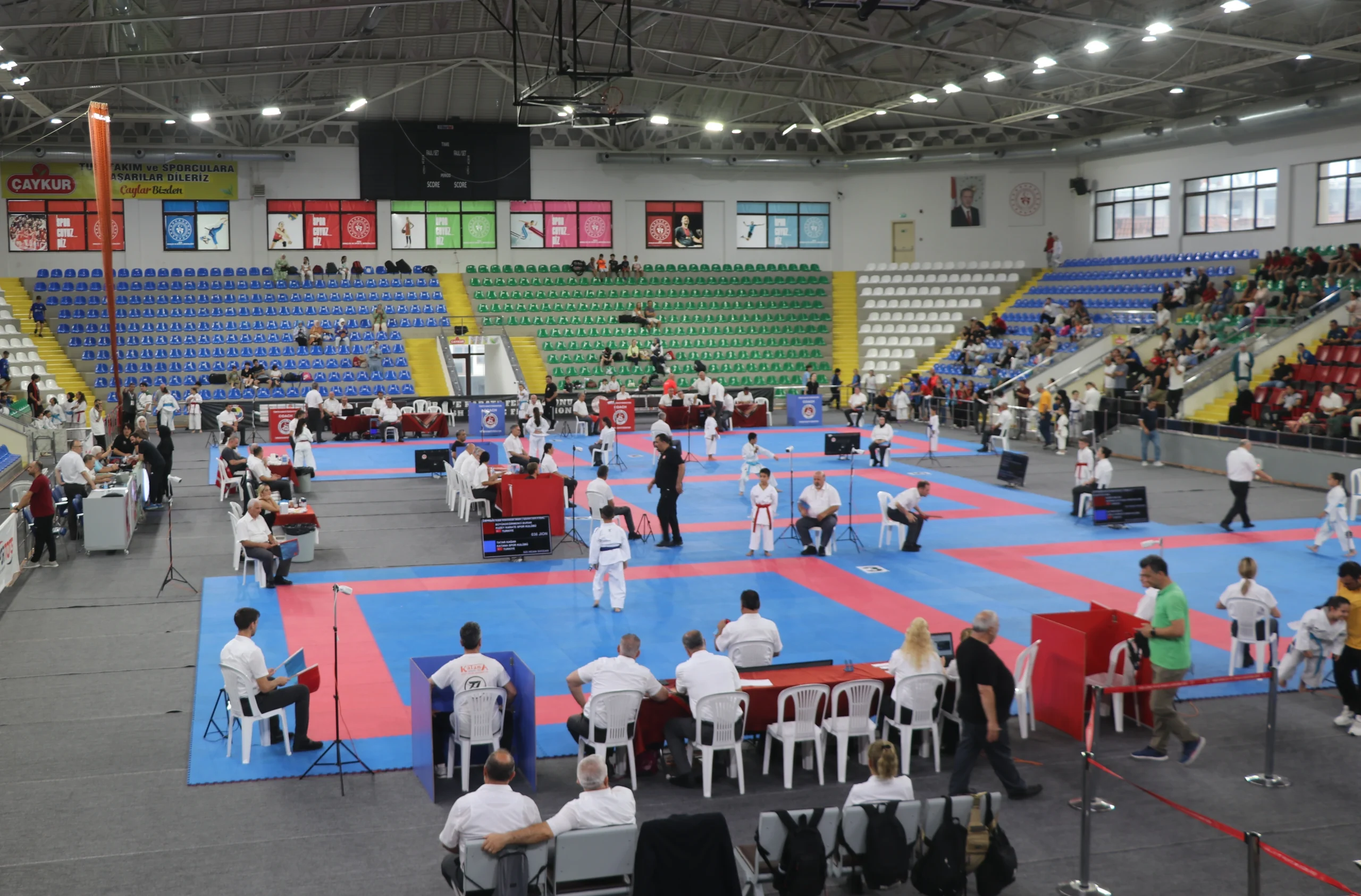Karate sporunun bölgesel buluşması Rize'de gerçekleşiyor. 1000 sporcunun yer aldığı