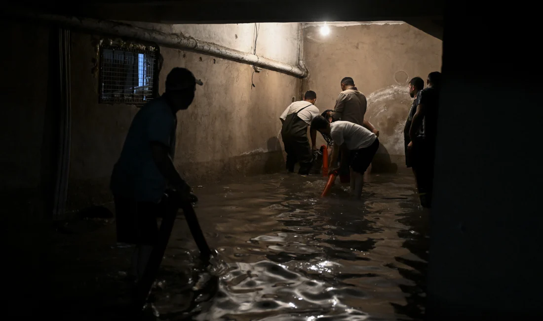 Ankara’da etkili olan sağanak nedeniyle birçok ilçede su baskınları yaşandı,