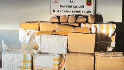Kayseri-Malatya kara yolunda durdurulan yolcu otobüsünde 750 kilogram kaçak tütün