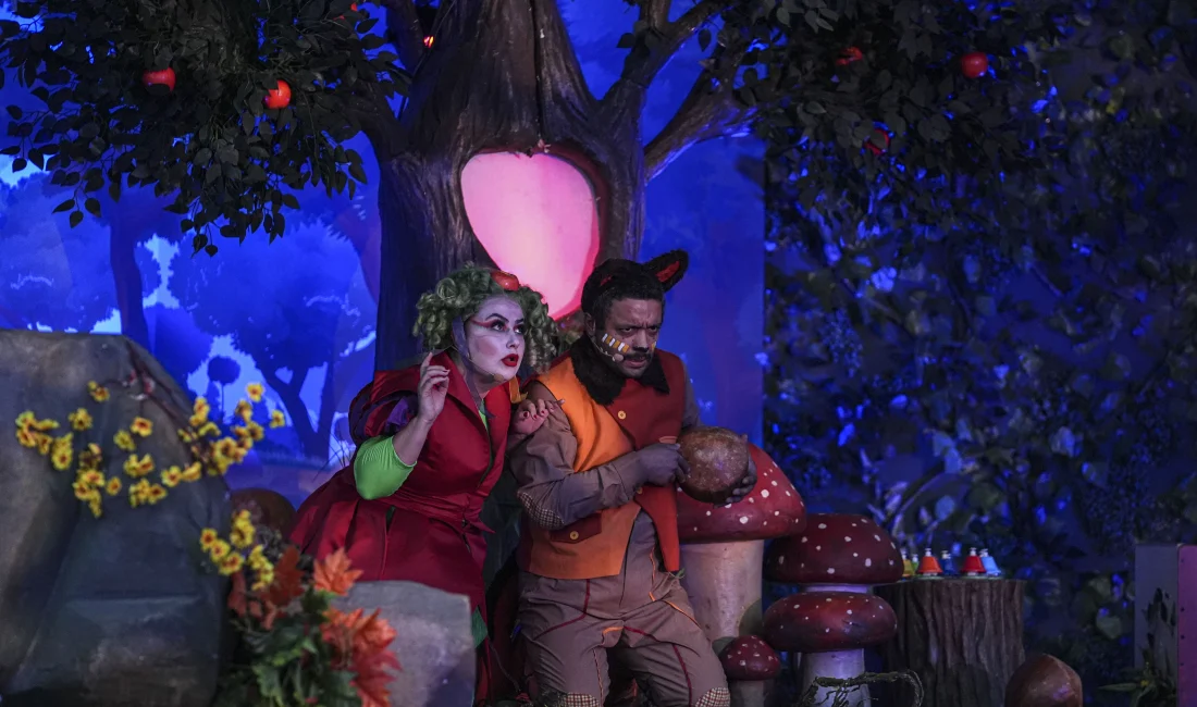 Kamyon Tiyatrosu Yaz Sezonunu CSO Ada Ankara’da Başlattı Devlet Tiyatroları Kamyon Tiyatrosu, yaz sezonuna CSO Ada Ankara Açık